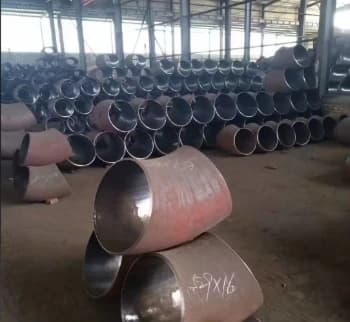 1020MM-DIAMETER-CARBON-STEEL-ELBOWS-ARE-BEING-PACKAGED-AND-SHIPPED-TO-VIETNAM.